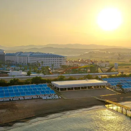 Semesteranläggning (resort) Crystal Admiral Aqua Collection Kızılot