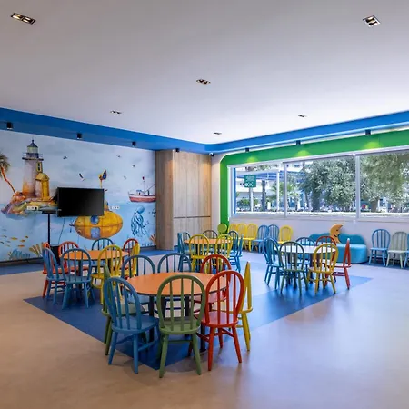 Semesteranläggning (resort) Crystal Admiral Aqua Collection Kızılot