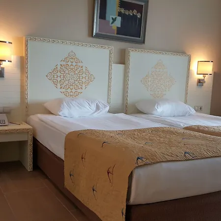 Resort Crystal Admiral Aqua Collection Kızılot