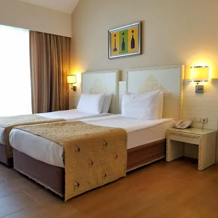 אתר נופש Crystal Admiral Aqua Collection 5*