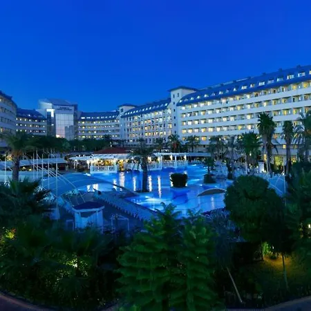 Θέρετρο Crystal Admiral &
