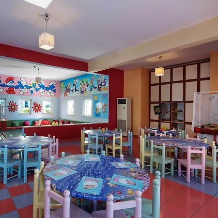 אתר נופש Crystal Admiral Aqua Collection