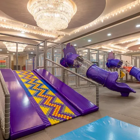 Курортный комплекс Crystal Admiral Aqua Collection